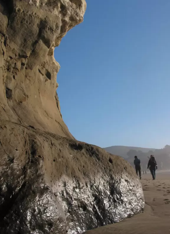 The water comes up high on the rocks surrounding the cave!