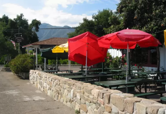 Boccali's Pizza and Pasta looks sunny and inviting, on the corner of Highway 150 and Reeves Rd. 