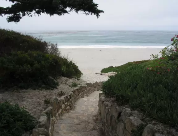 The beach access path at 8th Avenue. It entices you to come see the wonderful beach!