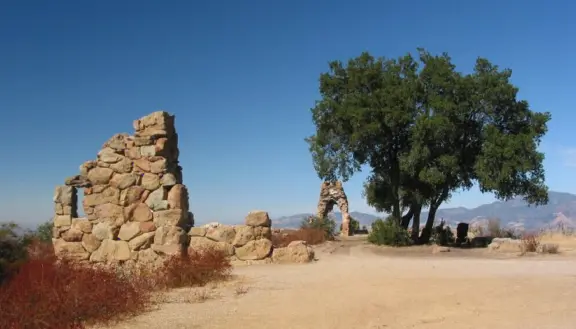 First glimpse of the ruins.