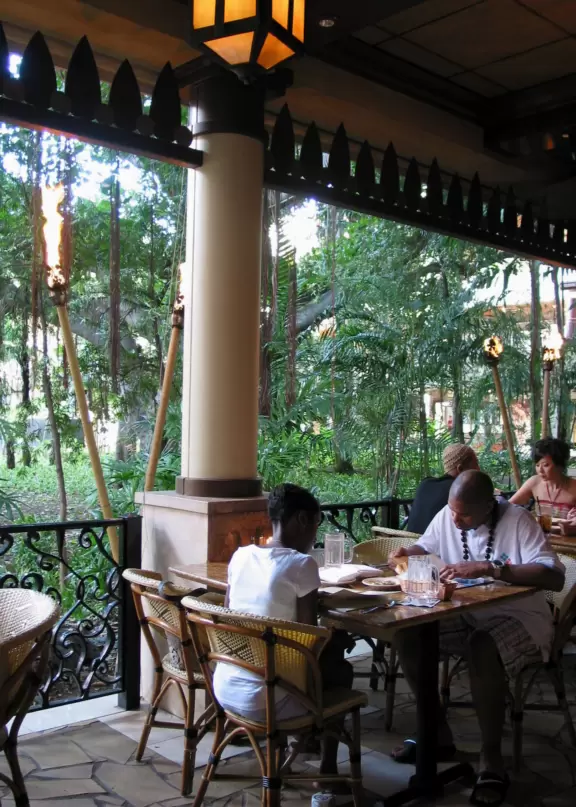 The outdoor garden dining area of the Cheesecake Factory.