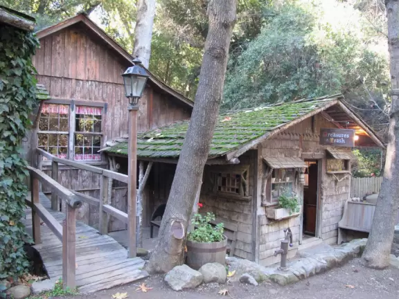 Cold Spring Tavern: the cold, damp surroundings make you run inside for warmth.