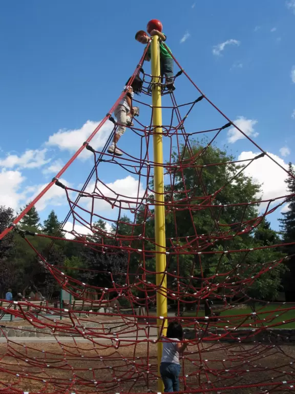 The incredibly fun space net!
