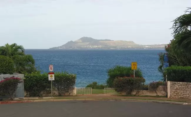 Portlock Point or China Wall