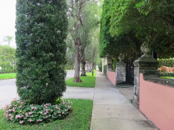 Wells Road and side streets walk, Palm Beach