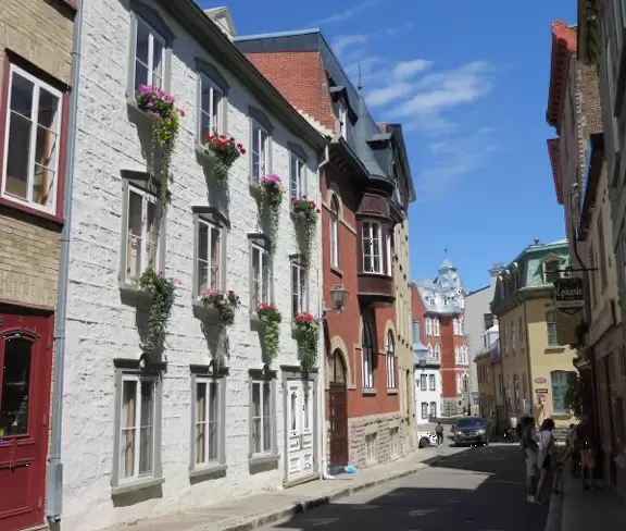 Rue Saint-Jean and side streets