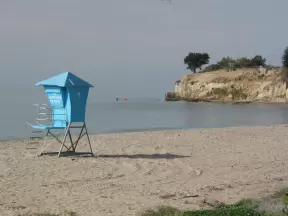 I love the blue California lifeguard shacks!