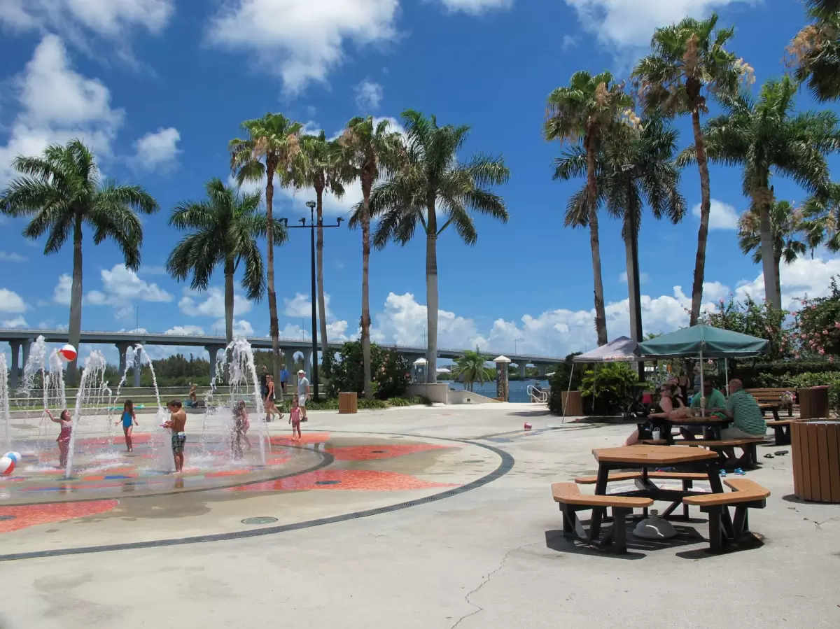 Royal Palm Pointe Splash Pad, Vero Beach