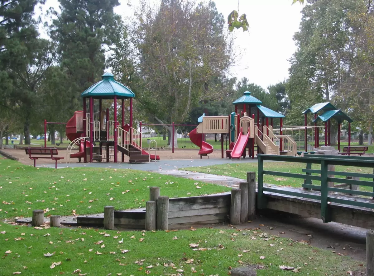 Valle Lindo Park