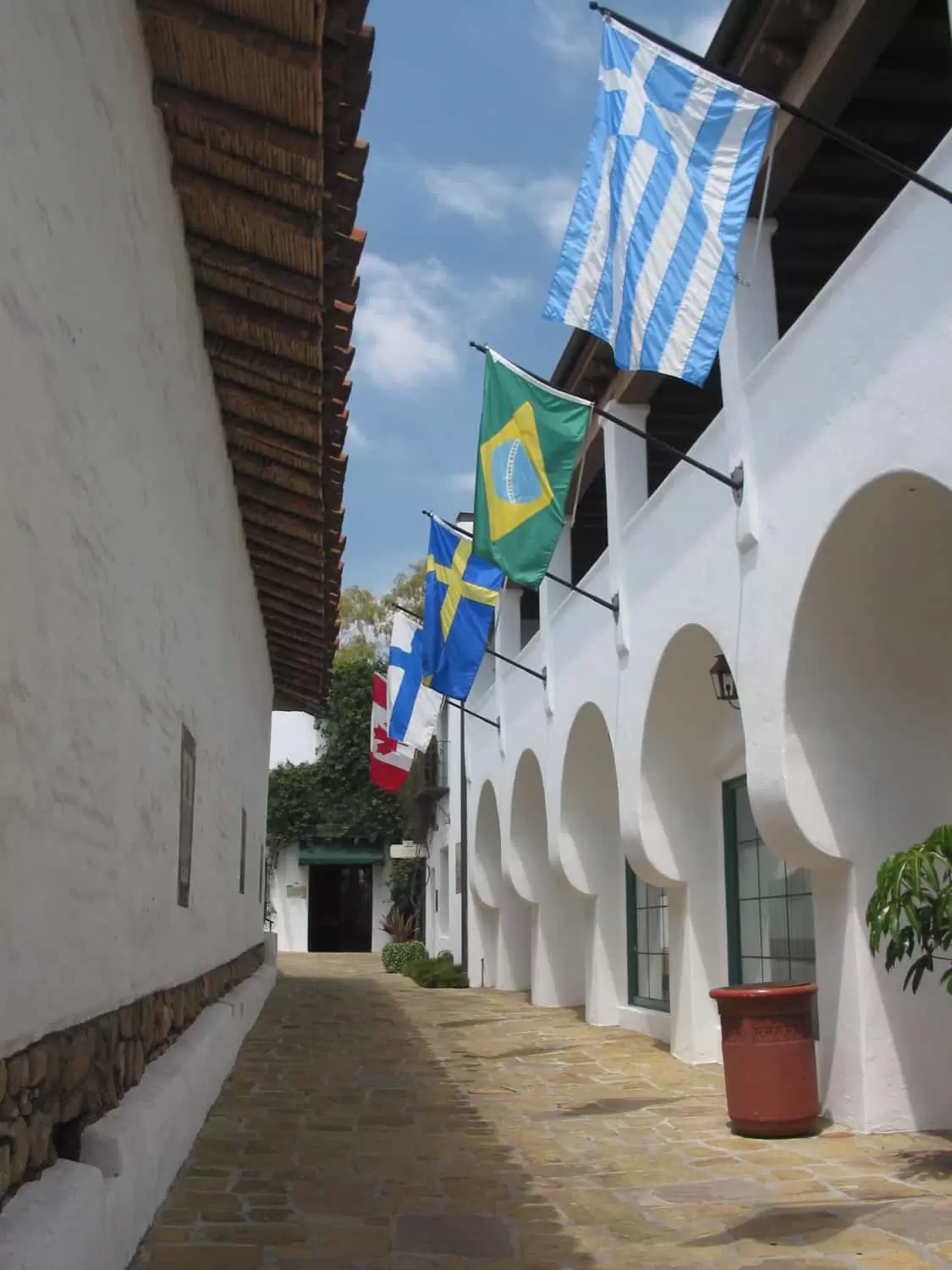 El Paseo and Casa De La Guerra