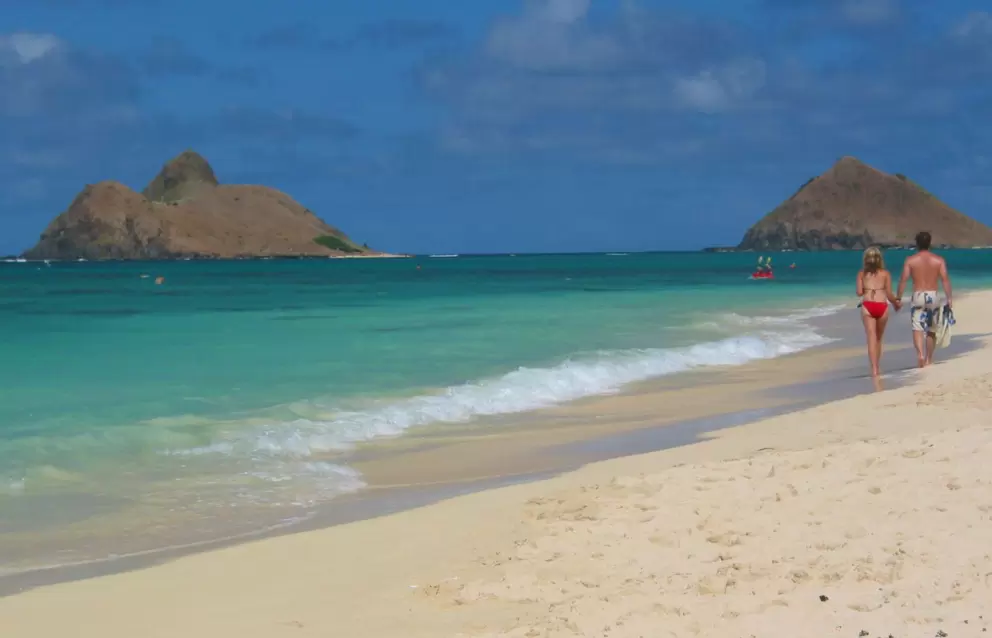 A romantic stroll with views of the Mokuluas.