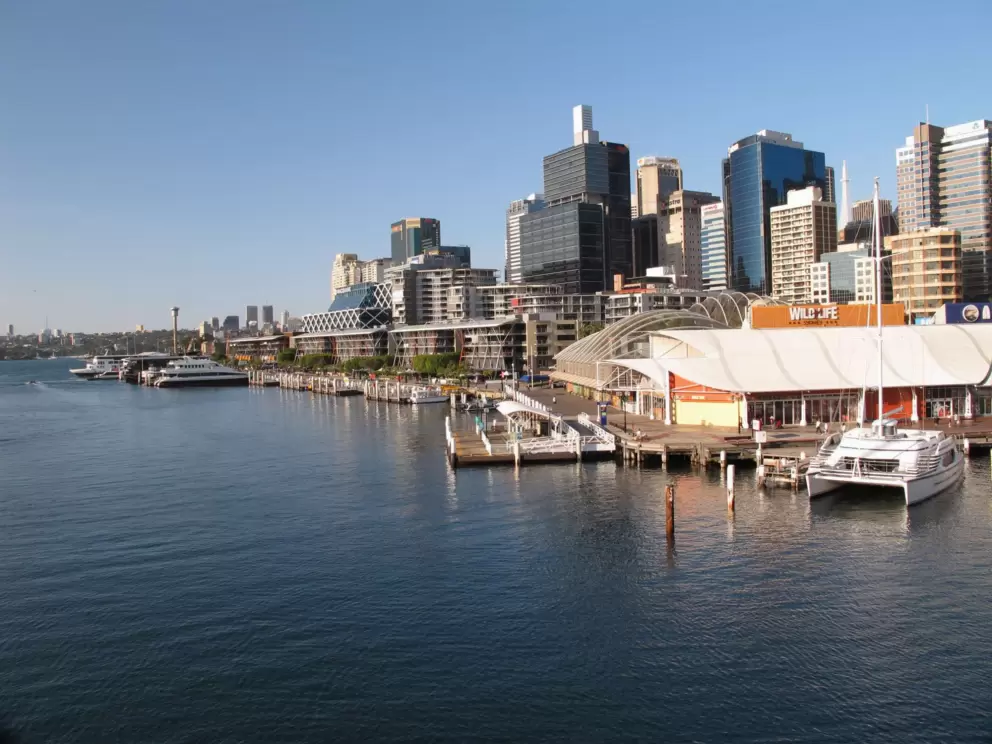 Sydney Aquarium as seen from Pyrmont Bridge.