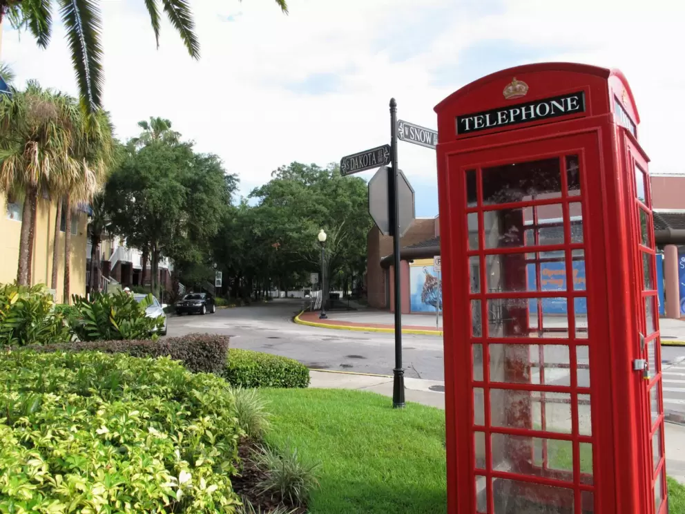Red British telephone booth.