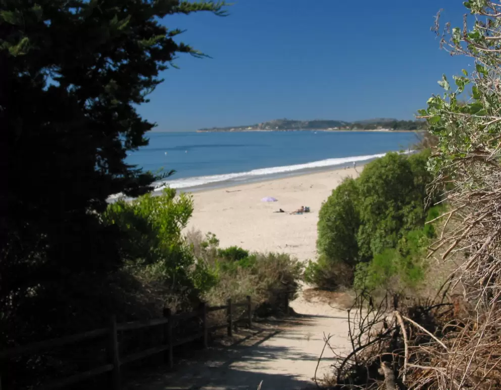 The trail down to the east end of the beach.