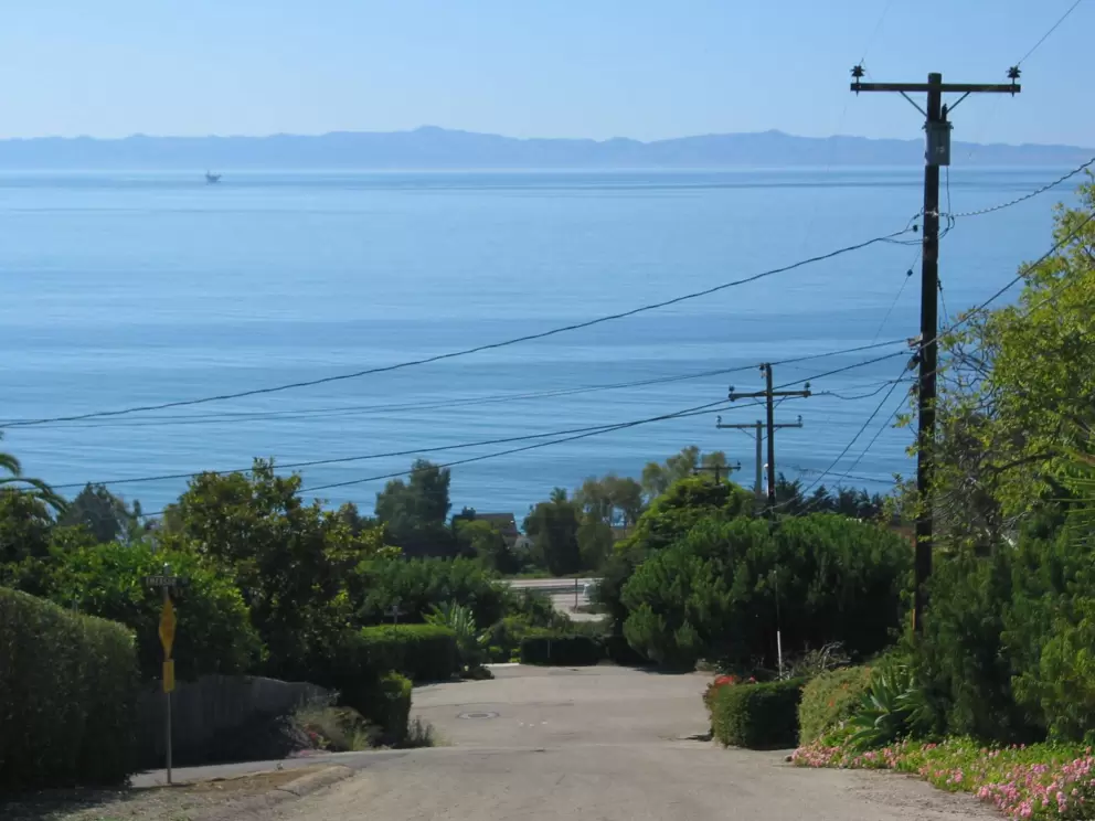 View from the top of Colville St in Summerland- anyone have a home they'd like to donate to lotsafunmaps.com?