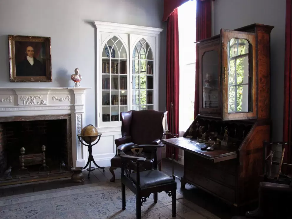 The room where the husband entertained his male guests, in the plantation house.