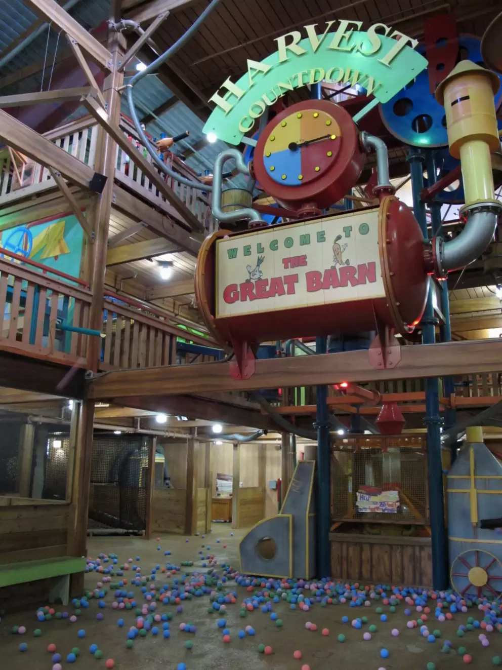 In the little village is the Great Barn, a noisy place where you can shoot balls around.