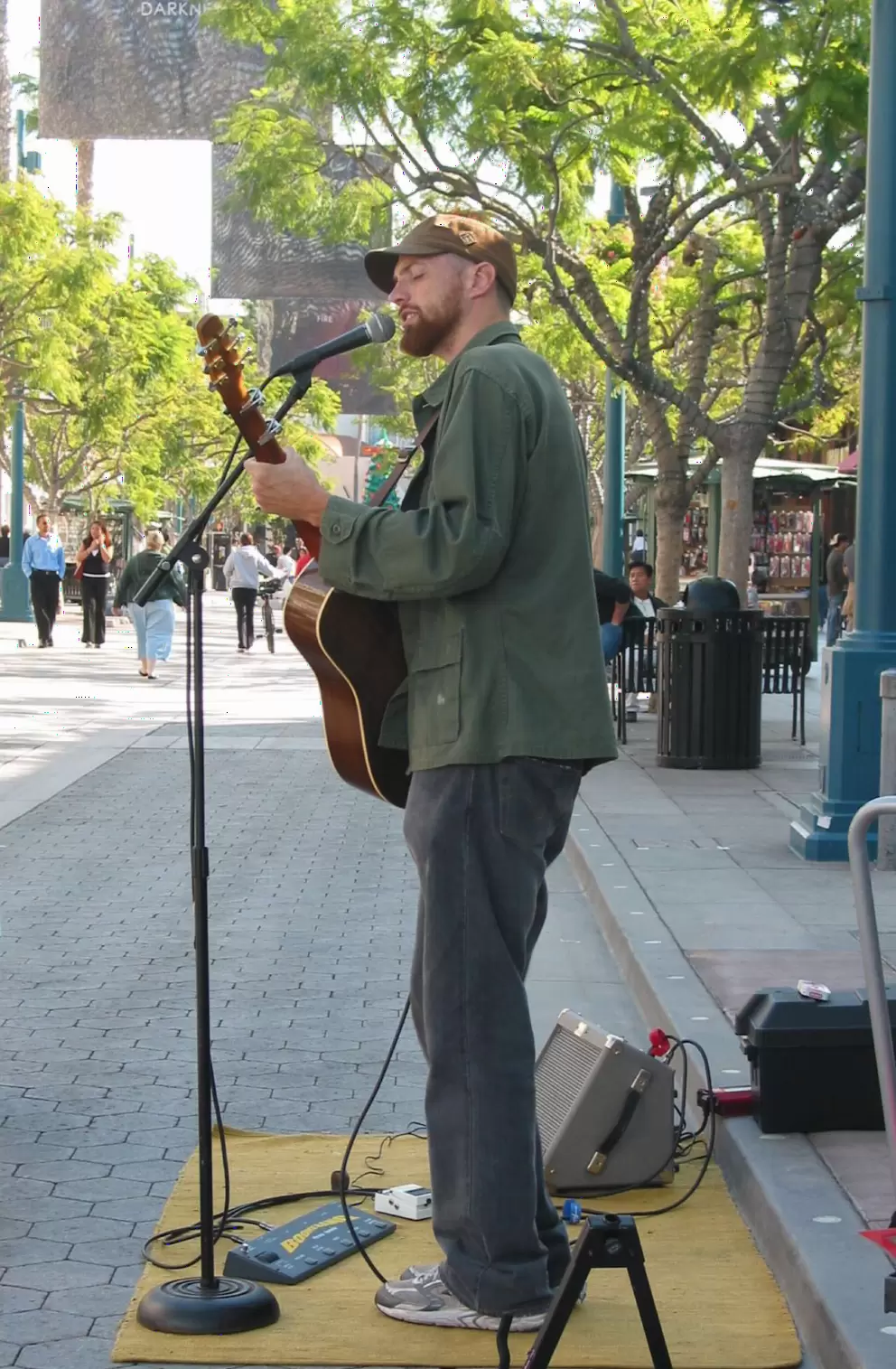 Abe Quigley performs a number on 3rd Street Promenade.
