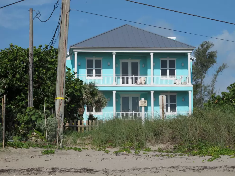 I love this Caribbean-colored house between Bathtub Beach and Chastain Beach.
