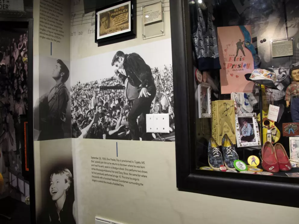 Exhibits about Elvis' performances.