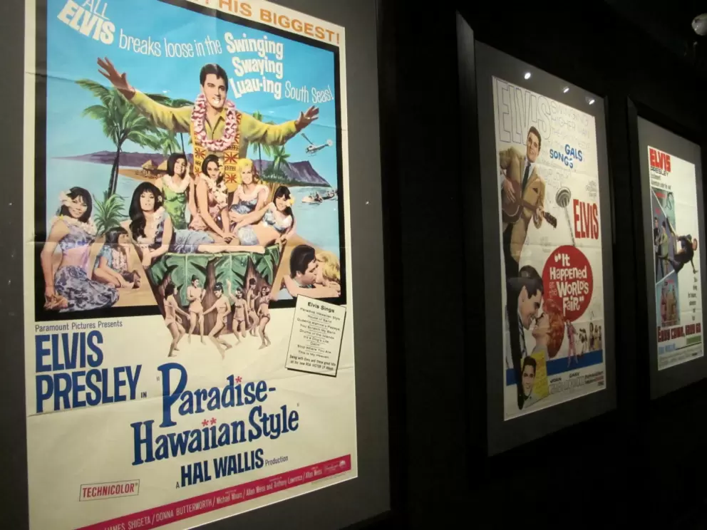 Tropics-themed poster of Elvis.