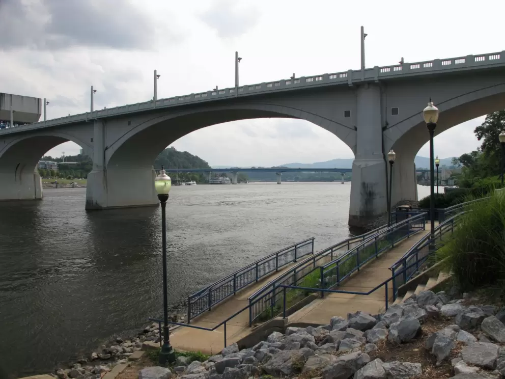 Walkway down to the river.