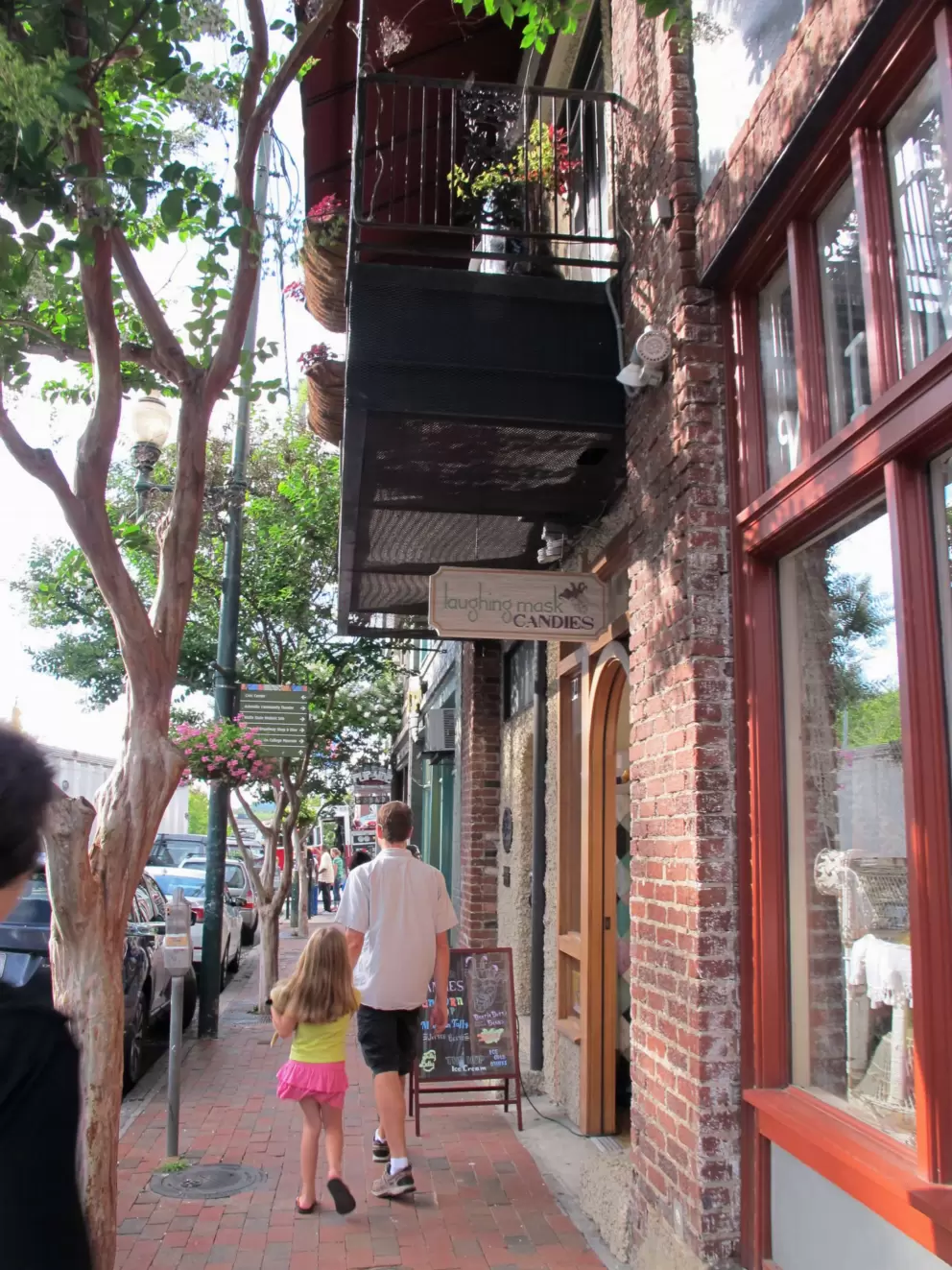 Cute storefronts and balconies on Lexington Ave.