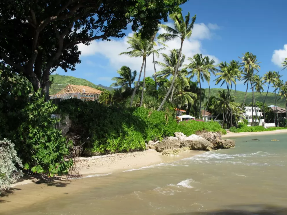 Views of the pretty shoreline.