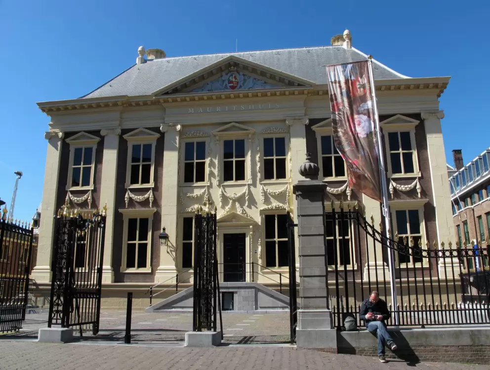 Mauritshuis Art Museum, which used to be a 17th century mansion.