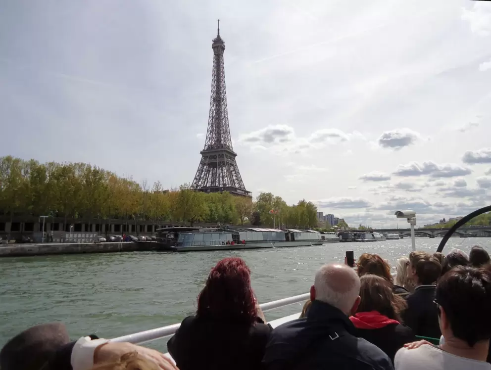 Heading toward the Eiffel Tower.