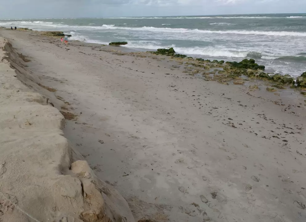 Fun sand banks to play on.