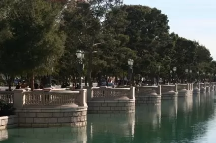 The European-style boulevard, and viewing areas, on Lake Bellagio.