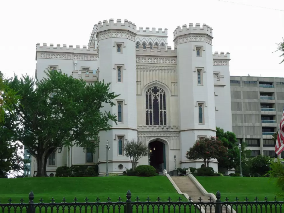 The west side of the Old State Capitol, that faces the river. 
