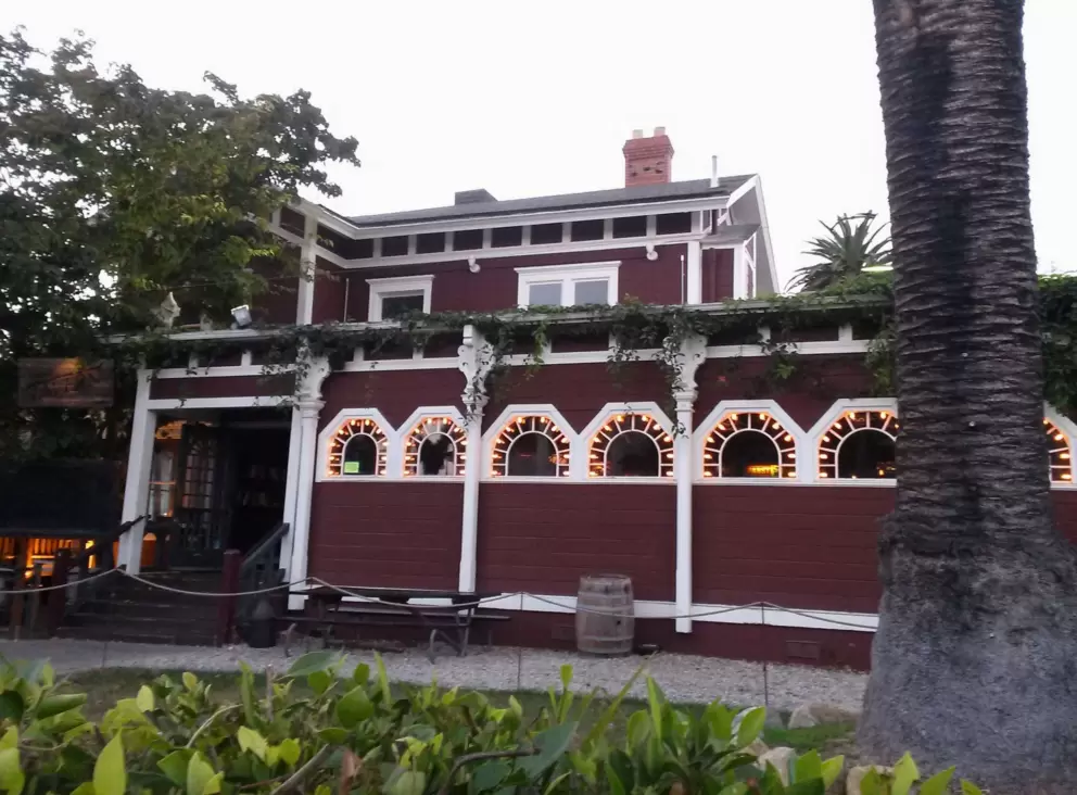 Cute tavern at Figueroa Street Mall, the pedestrian area that leads to the mission.