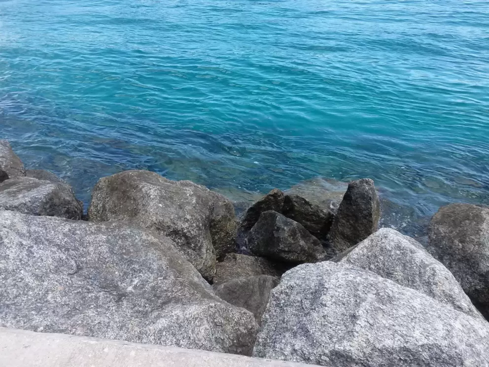 The amazing color of the water in the inlet.