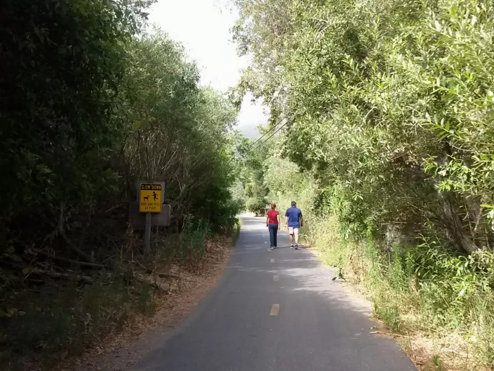 The beginning of the trail, at Ontario Rd. 