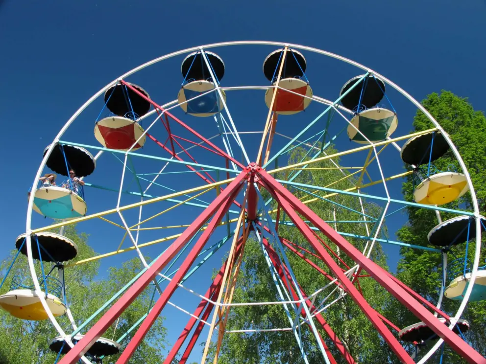 Looking up at the ferris wheel.