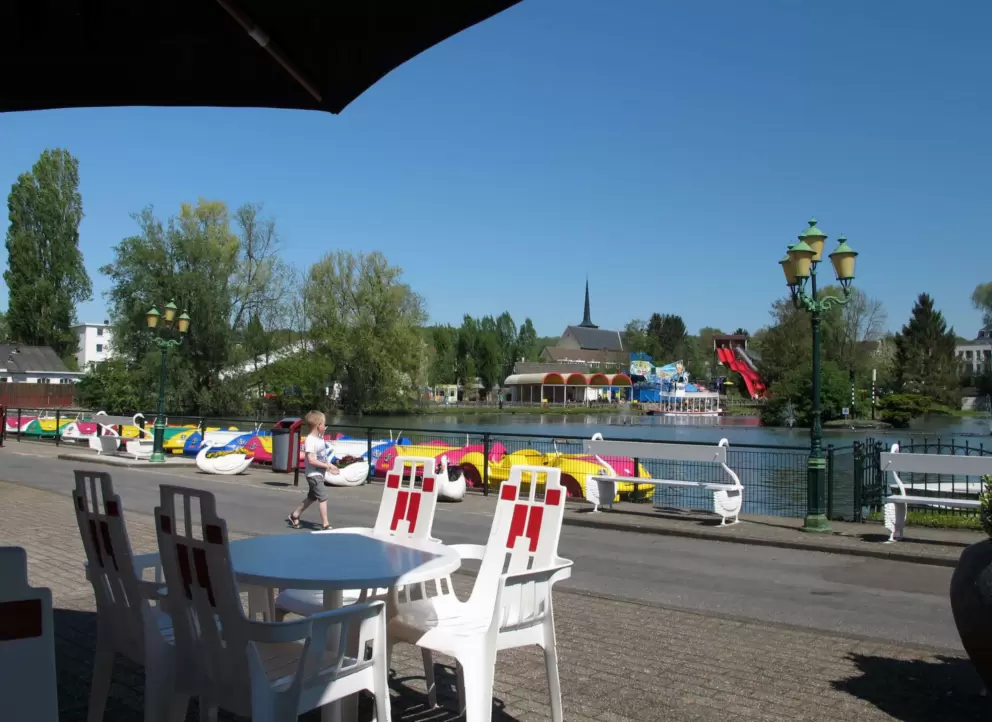 A quaint area to sit and eat.