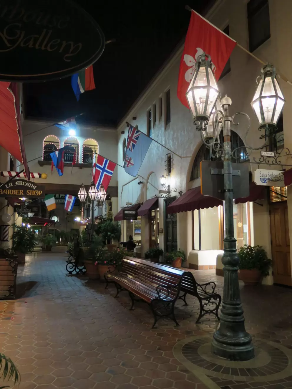 La Arcada is a dream at night...