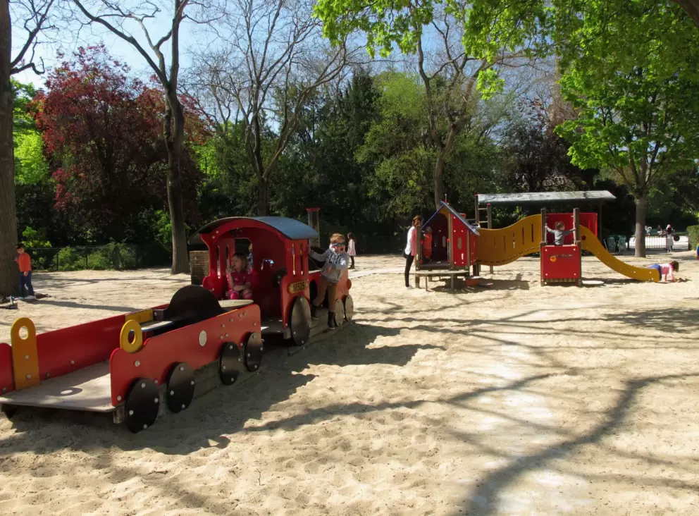 The pretend train for toddlers.