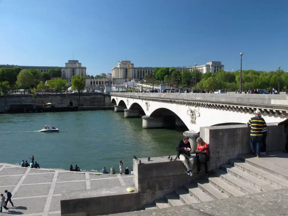 Pont d'Iena and the Seine river.
