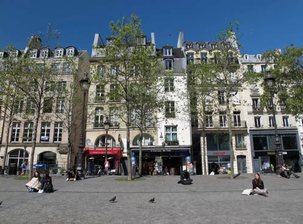 Parisians enjoying Place Georges Pompidou.