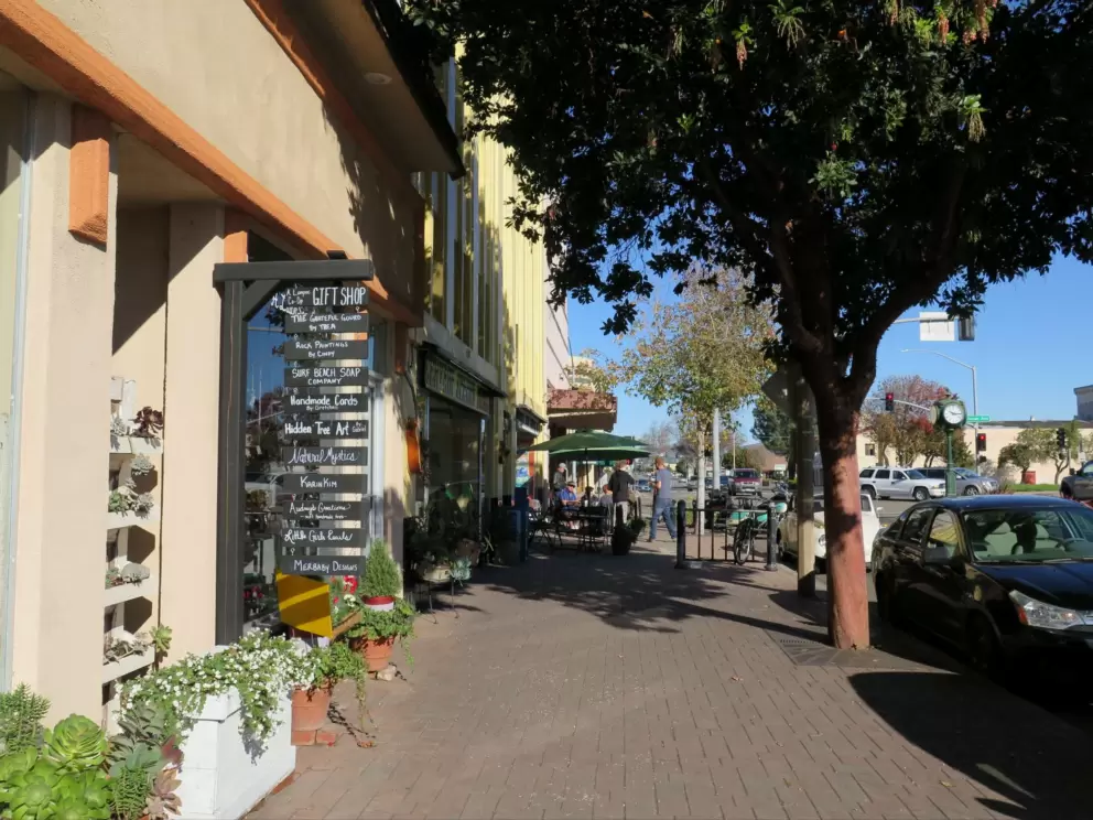 Strolling along H Street.