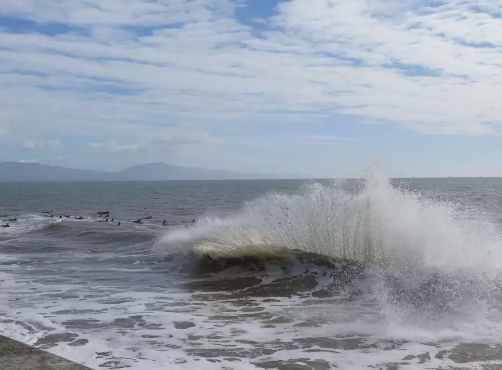 I love these unusual waves!