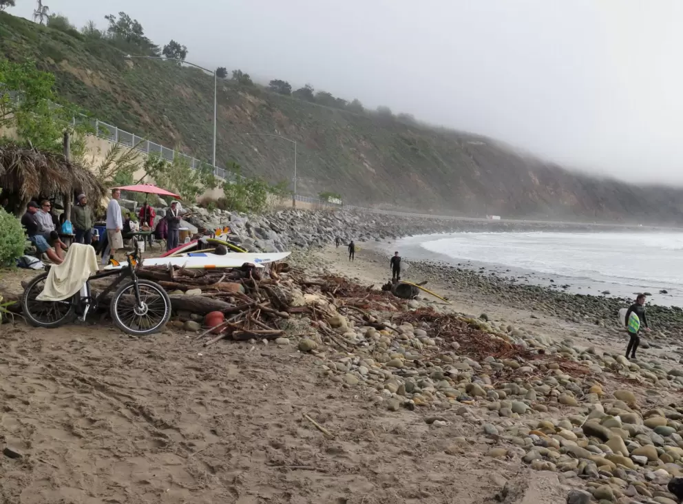 Spectators hanging out at the hut, during the Rincon Classic.