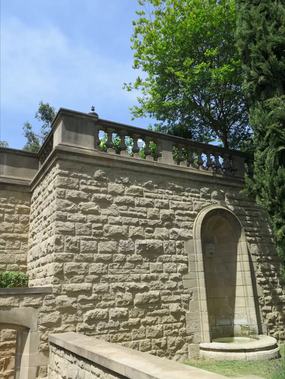 The amazing sandstone walls in the garden.