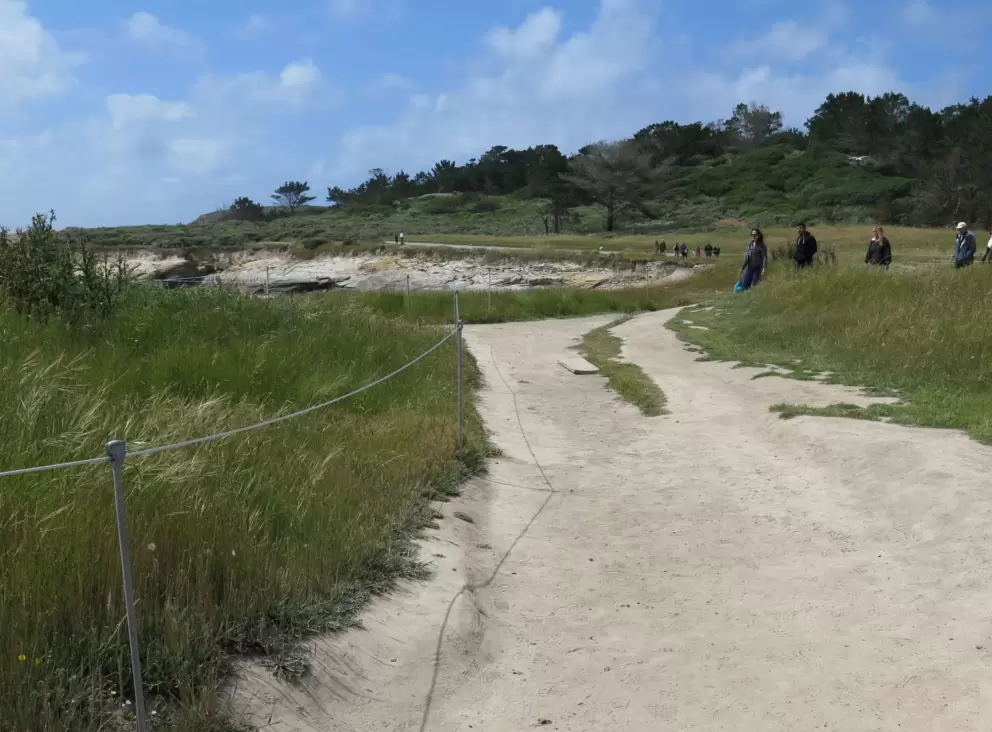 The South Shore Trail goes past Hidden Beach.