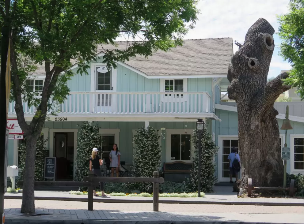 Little shop and old tree stump on Calabasas Rd. 
