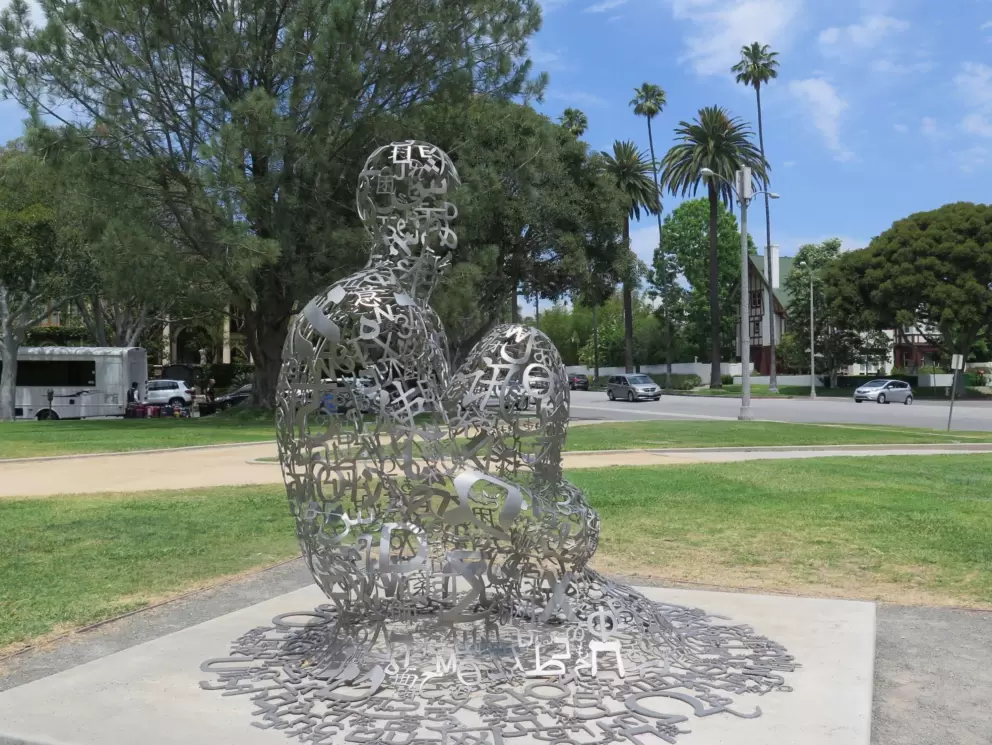 Statue in Beverly Gardens Park.