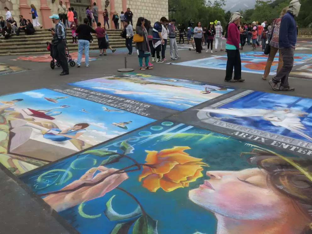 Beautiful vivid chalk paintings.